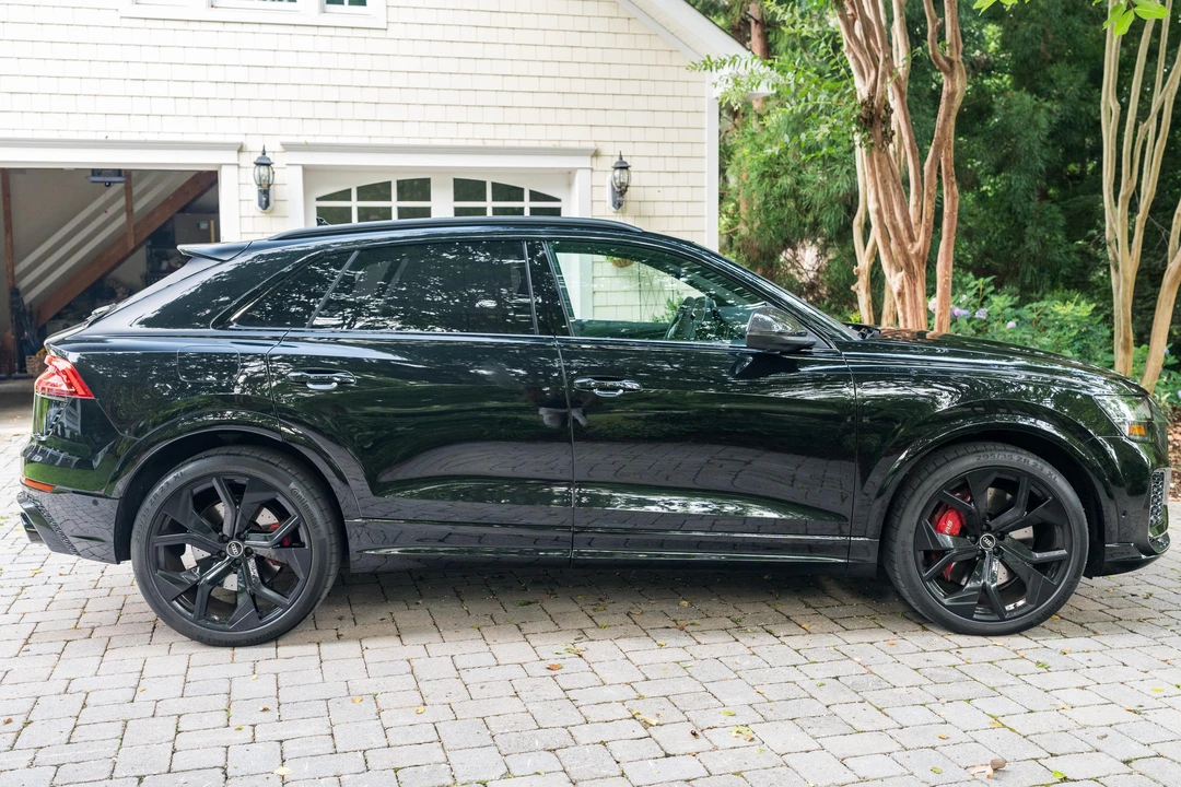 2024 Audi RS Q8 - Image 10 of 31
