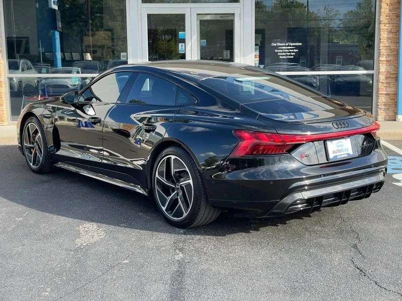 2024 Audi e-tron GT - Image 10 of 12