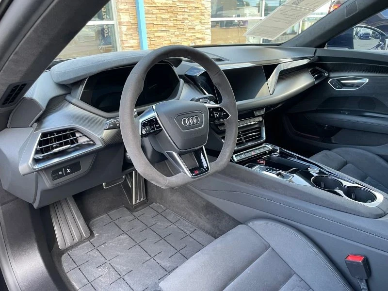 2024 Audi e-tron GT - Image 2 of 12