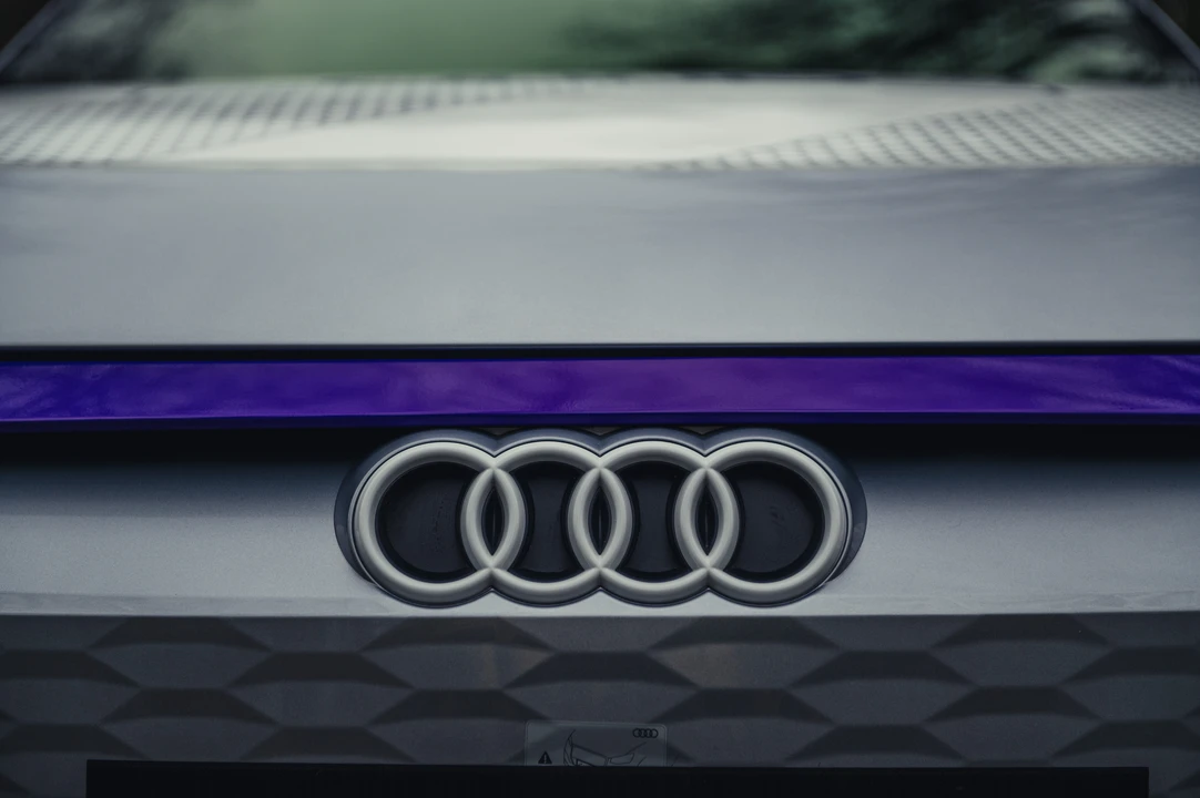 2024 Audi e-tron GT - Image 18 of 31