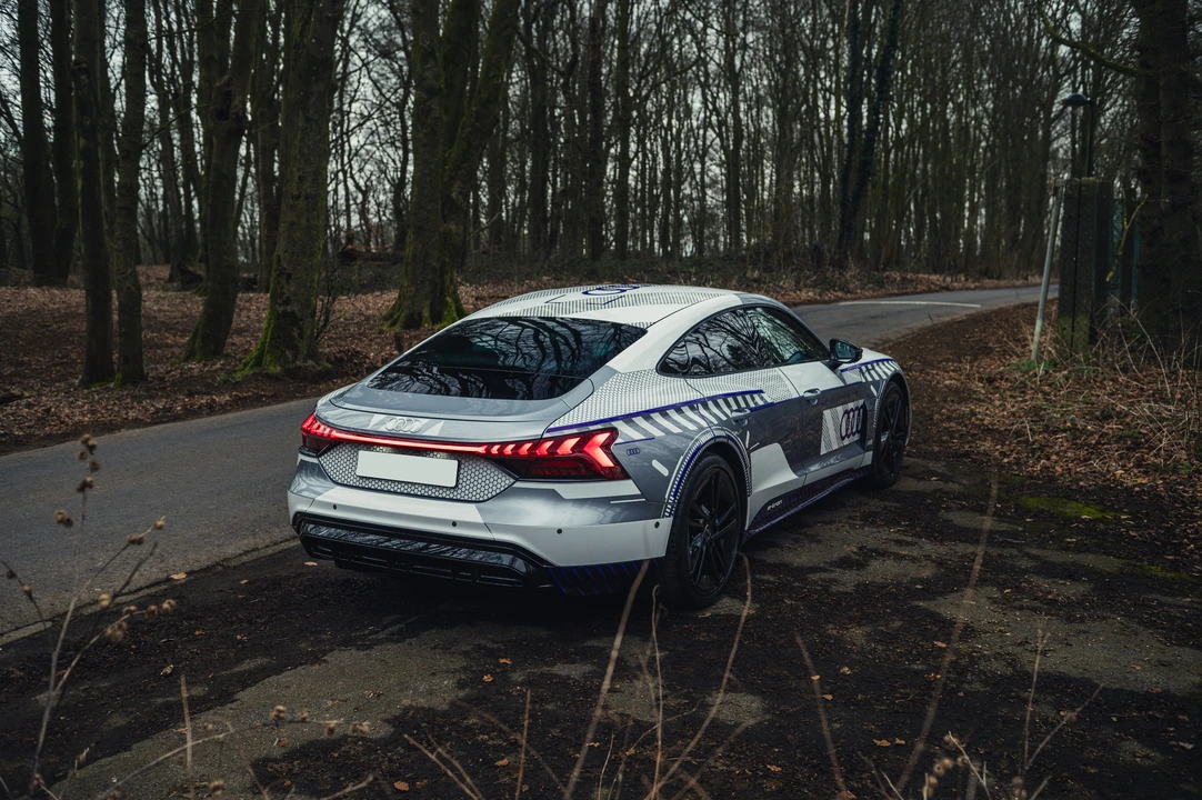 2024 Audi e-tron GT - Image 7 of 31