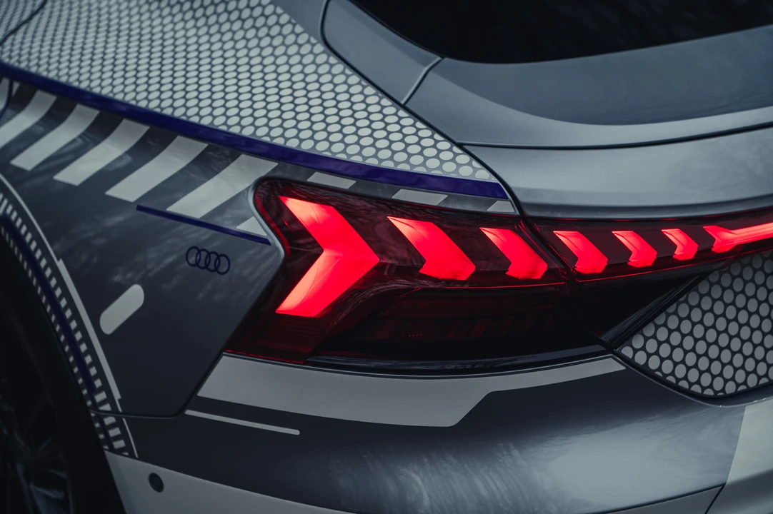 2024 Audi e-tron GT - Image 30 of 31