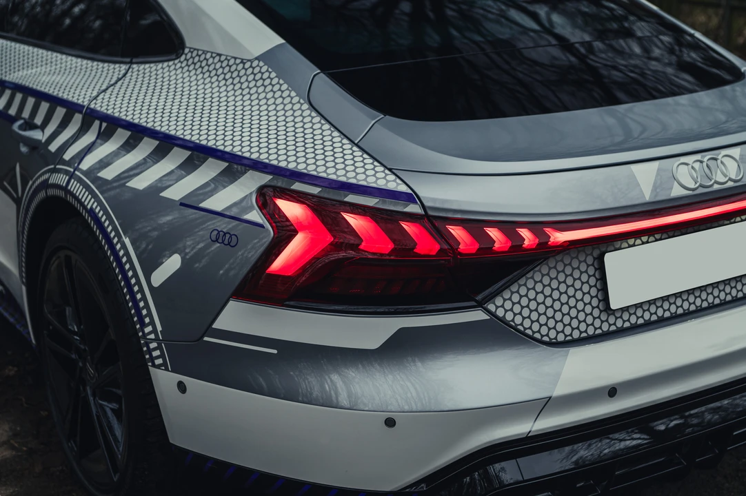 2024 Audi e-tron GT - Image 31 of 31