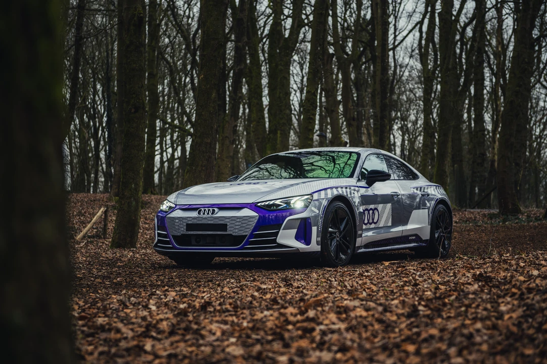 2024 Audi e-tron GT - Image 3 of 31