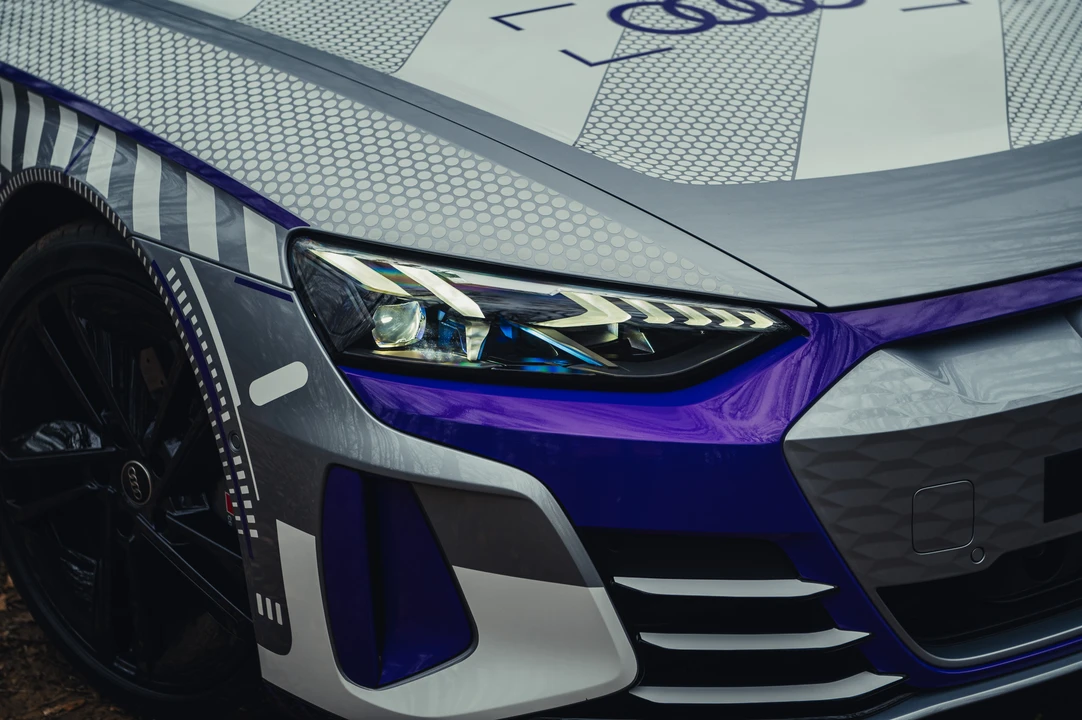 2024 Audi e-tron GT - Image 19 of 31