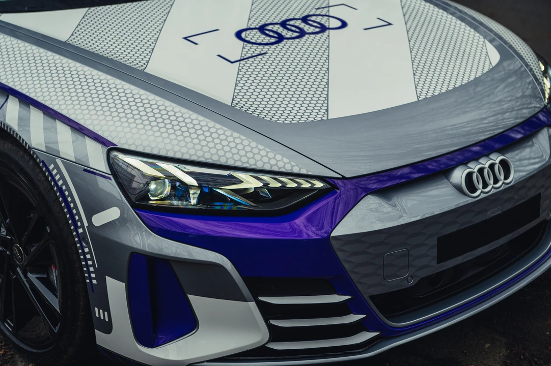 2024 Audi e-tron GT - Image 23 of 31