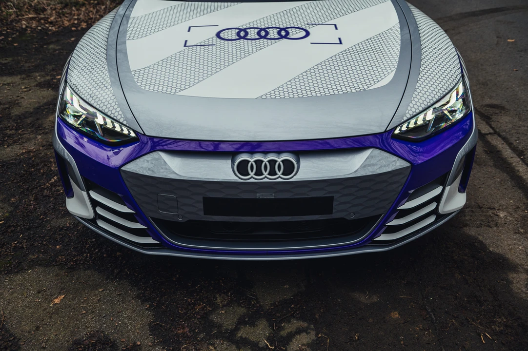 2024 Audi e-tron GT - Image 24 of 31
