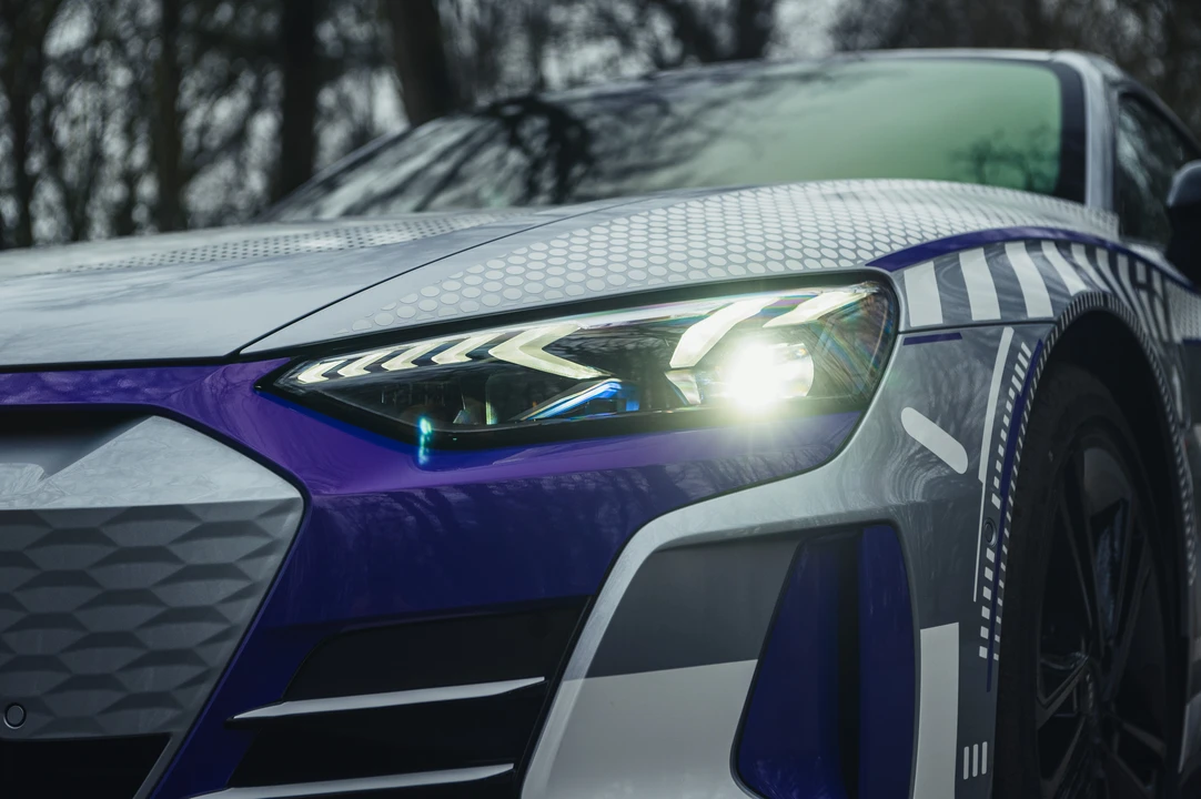 2024 Audi e-tron GT - Image 26 of 31