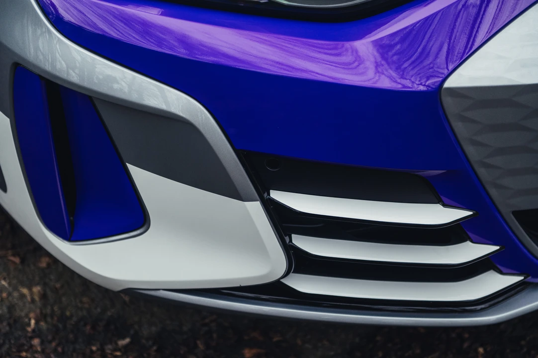 2024 Audi e-tron GT - Image 27 of 31