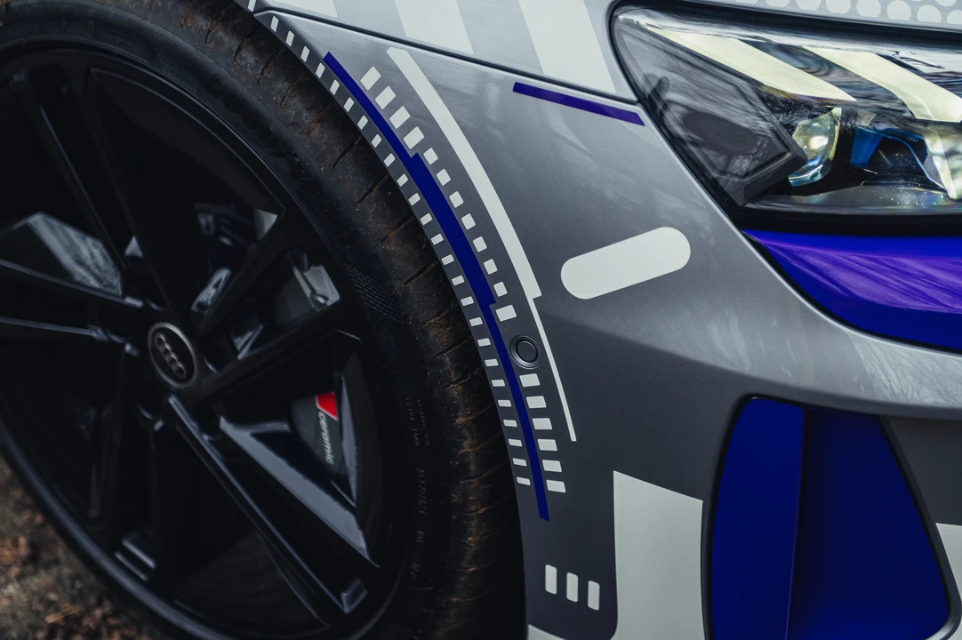 2024 Audi e-tron GT - Image 28 of 31