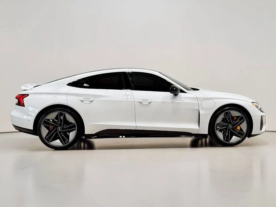 2024 Audi RS e-tron GT - Image 10 of 20