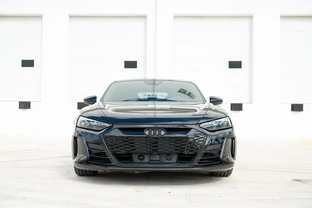 2024 Audi e-tron GT - Image 8 of 31