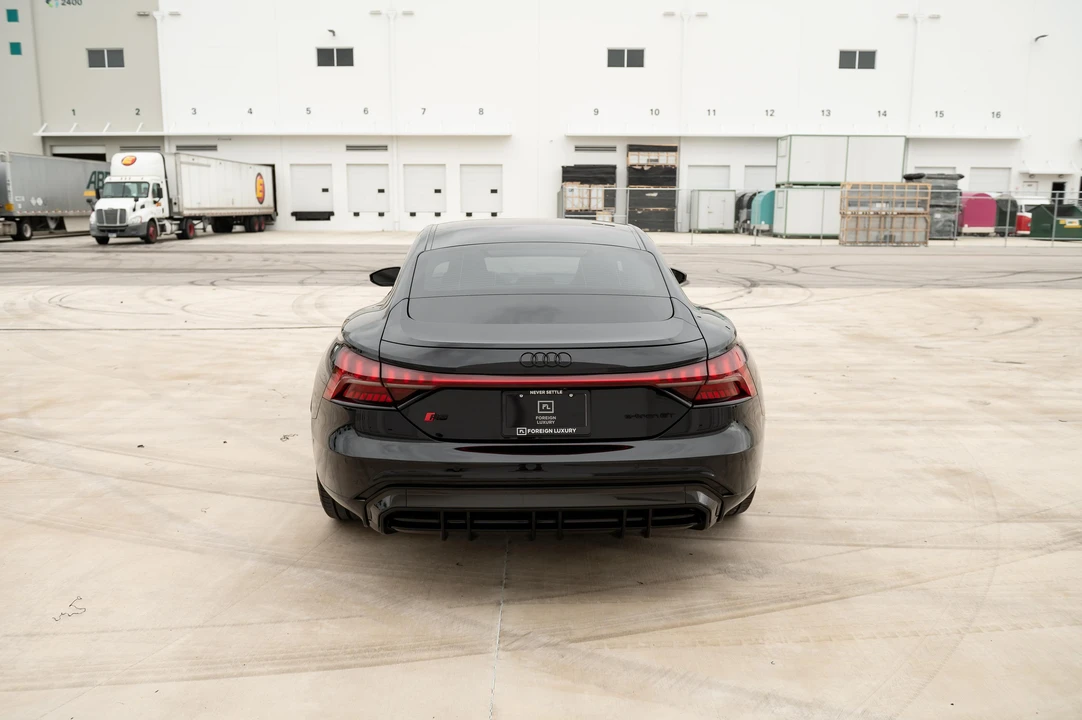 2024 Audi e-tron GT - Image 23 of 31