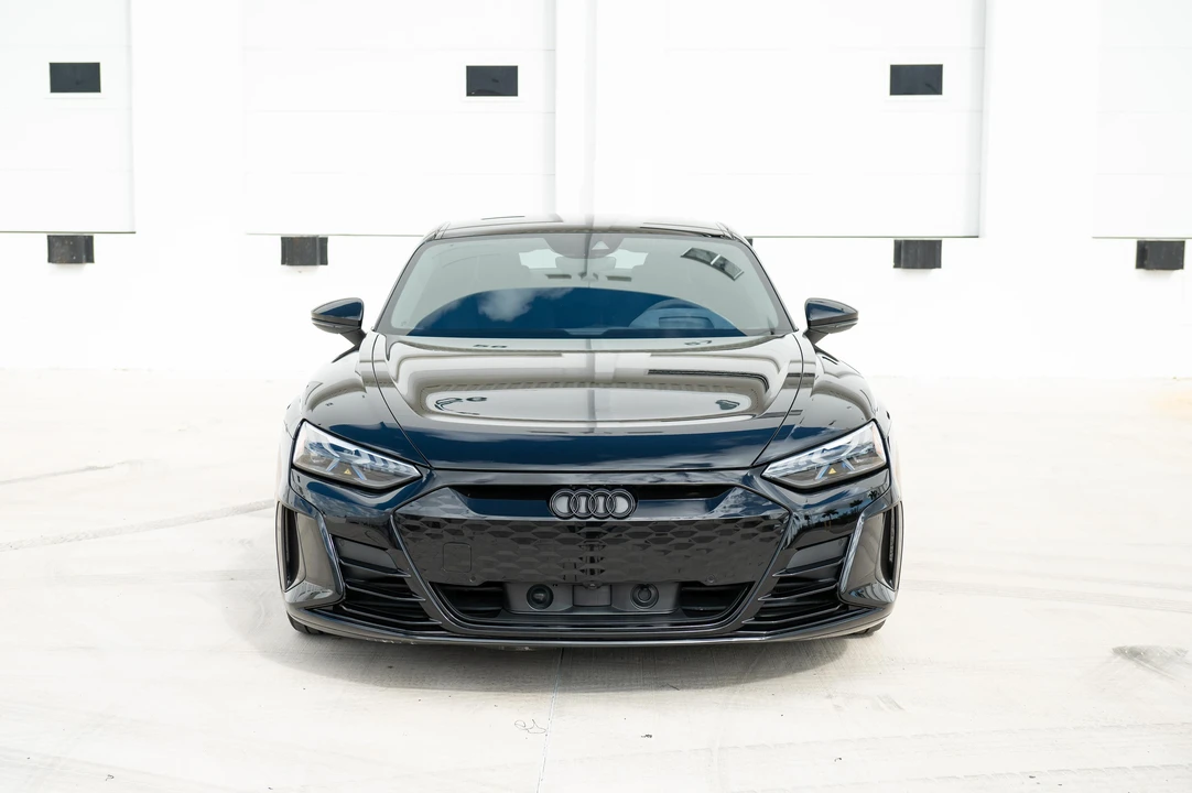 2024 Audi e-tron GT - Image 7 of 31
