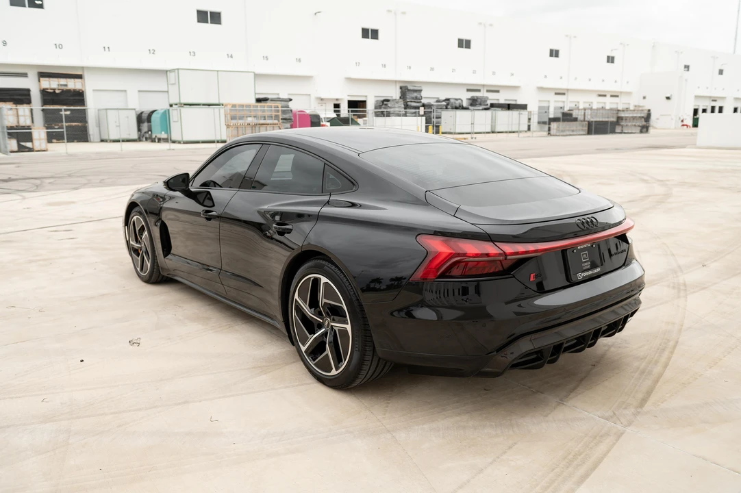 2024 Audi e-tron GT - Image 22 of 31