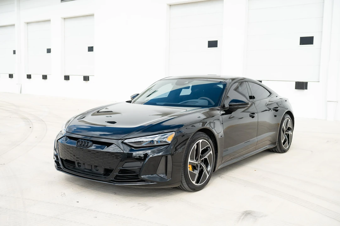 2024 Audi e-tron GT - Image 11 of 31