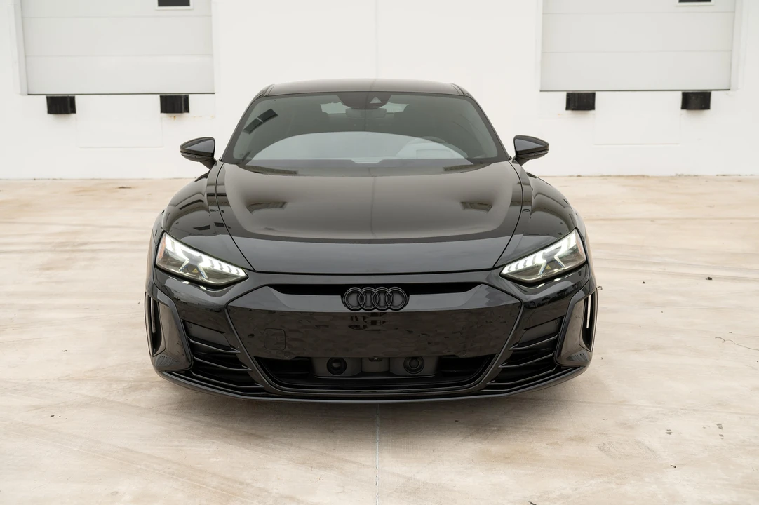 2024 Audi e-tron GT - Image 9 of 31