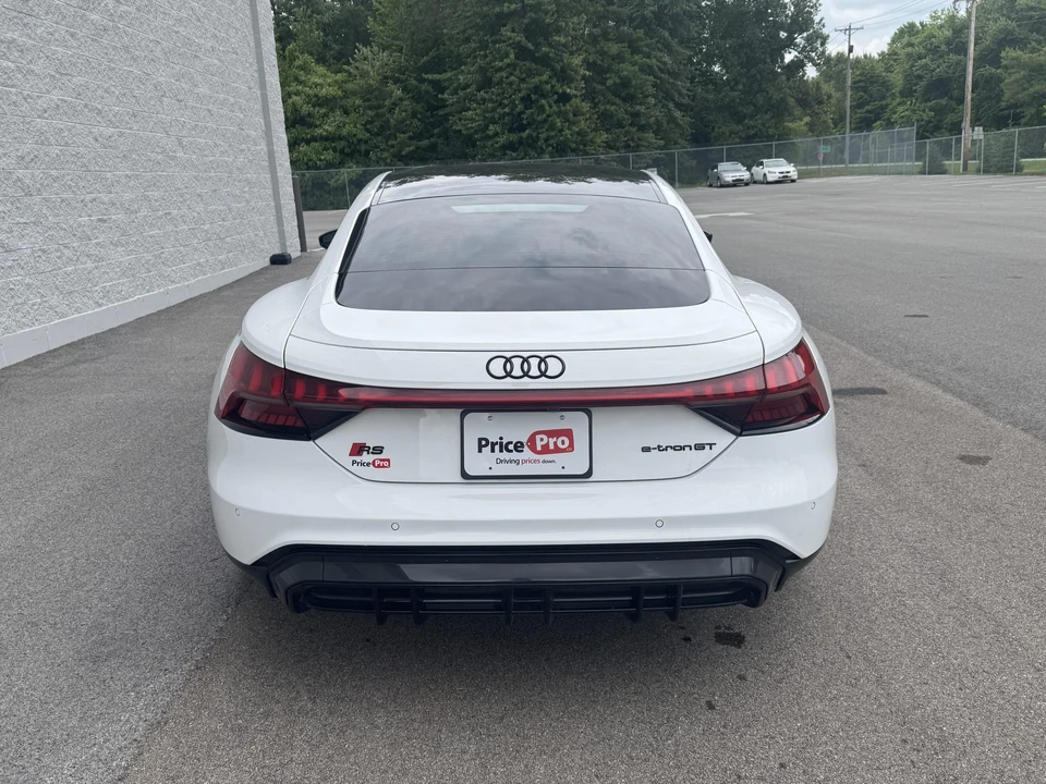 2024 Audi e-tron GT - Image 15 of 30