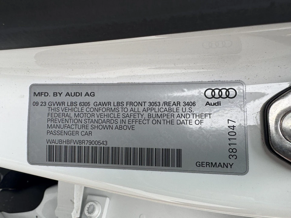 2024 Audi e-tron GT - Image 29 of 30