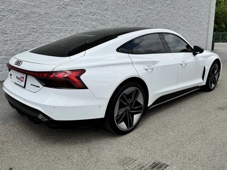 2024 Audi e-tron GT - Image 6 of 30