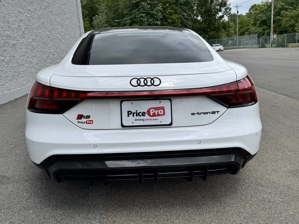 2024 Audi e-tron GT - Image 7 of 30