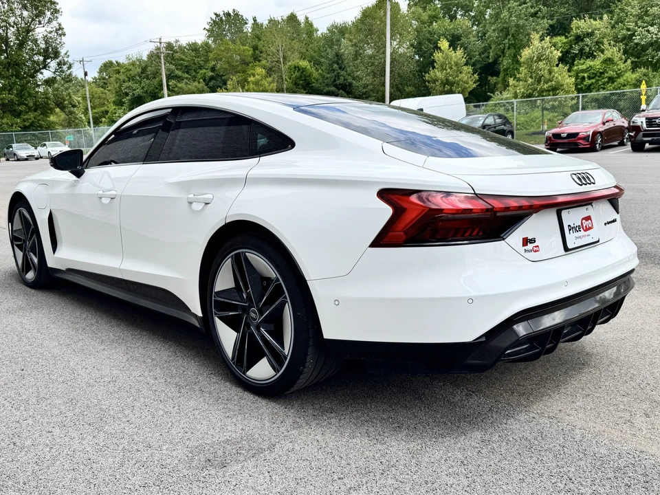 2024 Audi e-tron GT - Image 8 of 30