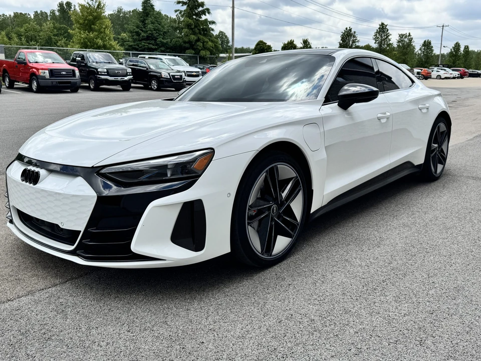 2024 Audi e-tron GT - Image 2 of 30