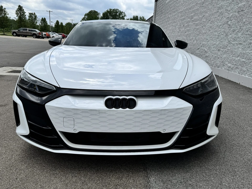 2024 Audi e-tron GT - Image 3 of 30