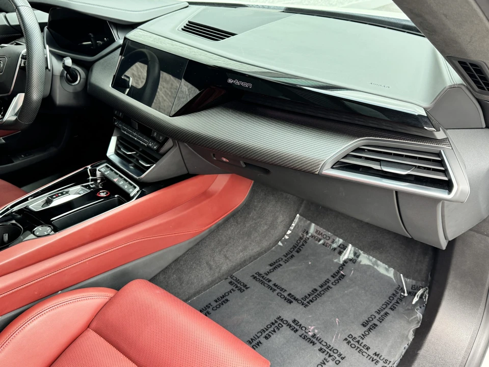 2024 Audi e-tron GT - Image 19 of 30