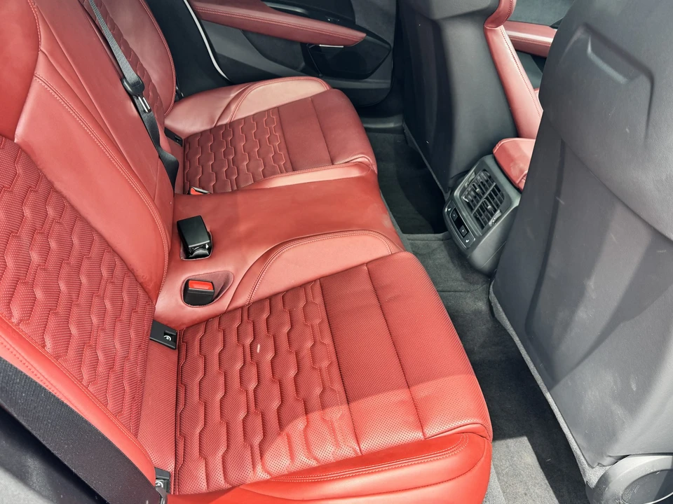 2024 Audi e-tron GT - Image 25 of 30