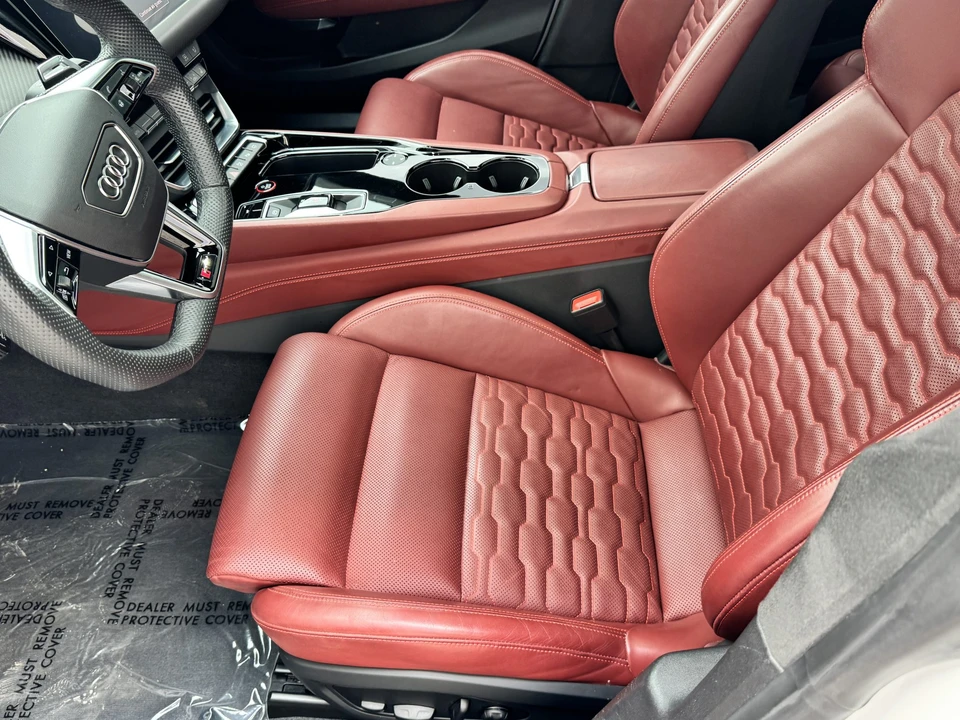 2024 Audi e-tron GT - Image 18 of 30