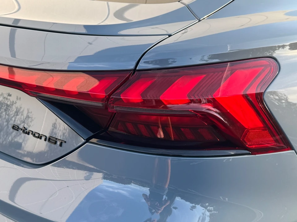 2024 Audi e-tron GT - Image 10 of 12
