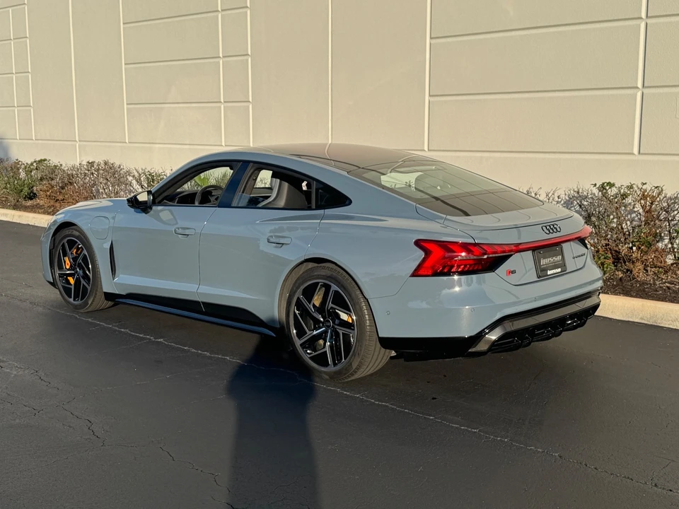 2024 Audi e-tron GT - Image 18 of 21