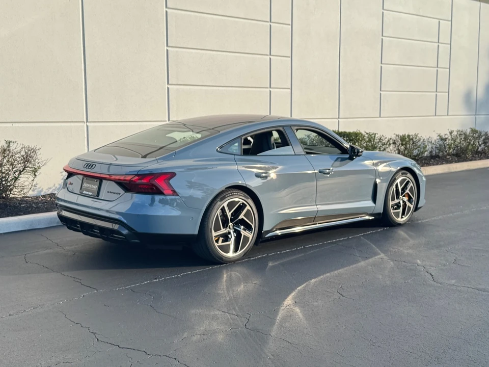 2024 Audi e-tron GT - Image 4 of 21