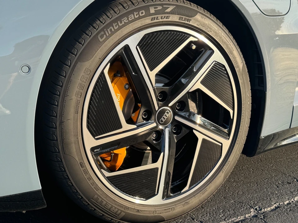 2024 Audi e-tron GT - Image 15 of 21