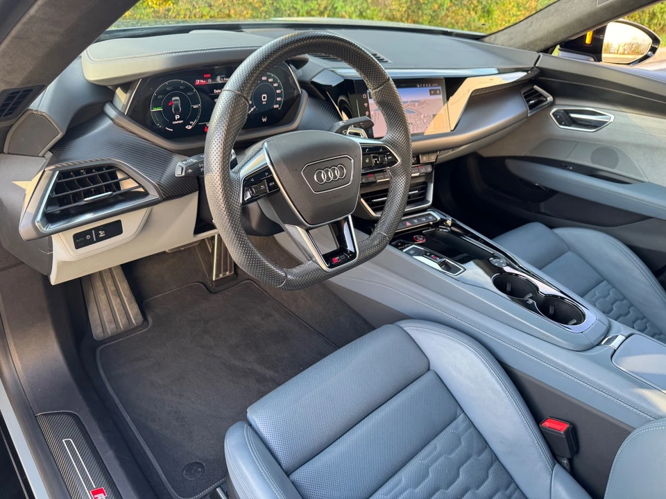 2024 Audi e-tron GT - Image 20 of 21