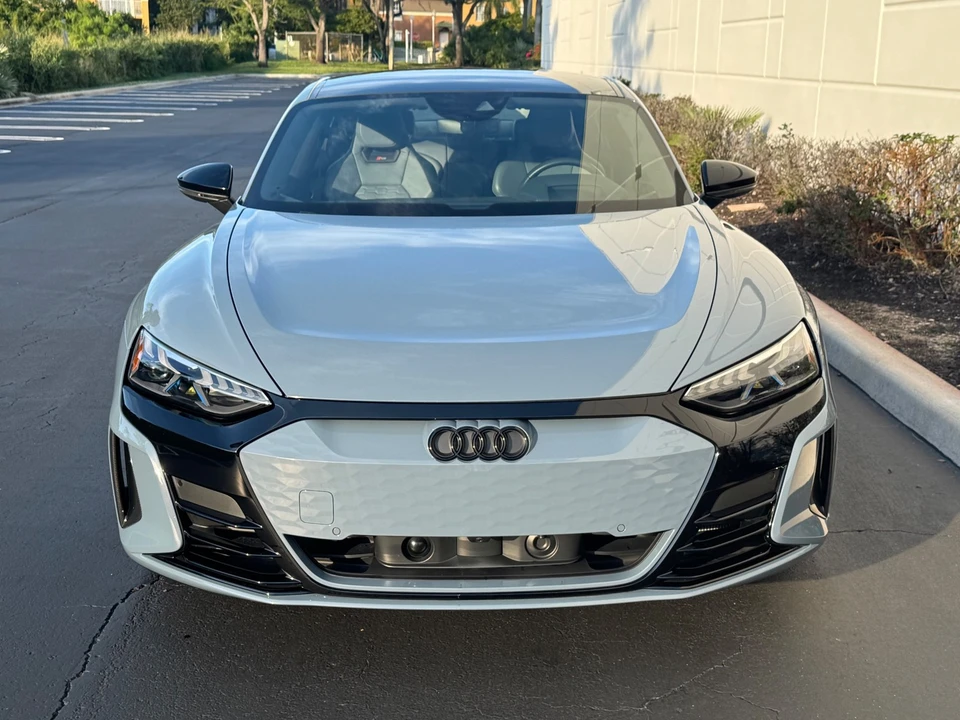 2024 Audi e-tron GT - Image 12 of 21