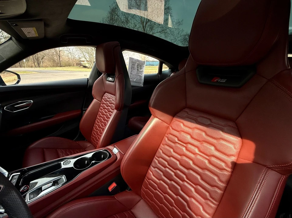 2024 Audi e-tron GT - Image 11 of 21
