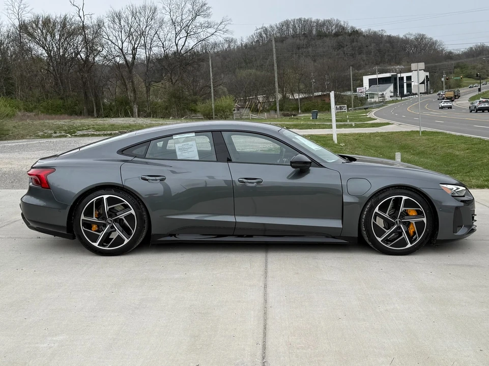 2024 Audi e-tron GT - Image 8 of 21