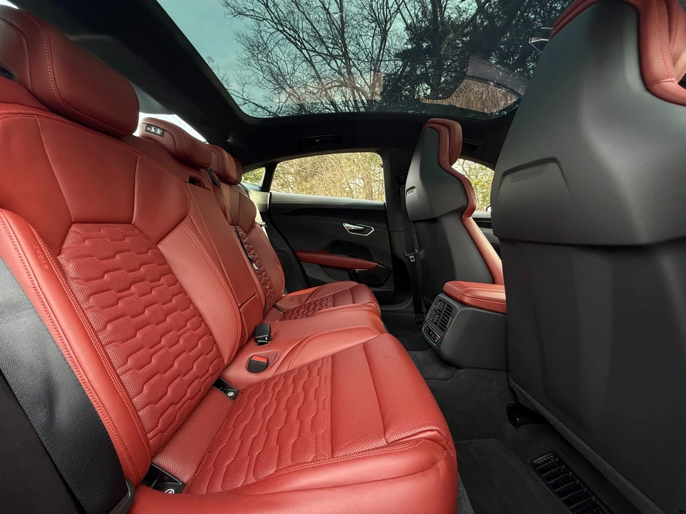 2024 Audi e-tron GT - Image 20 of 21