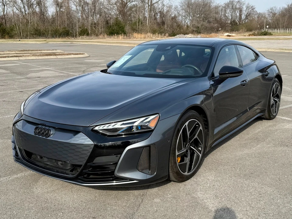 2024 Audi e-tron GT - Image 2 of 21