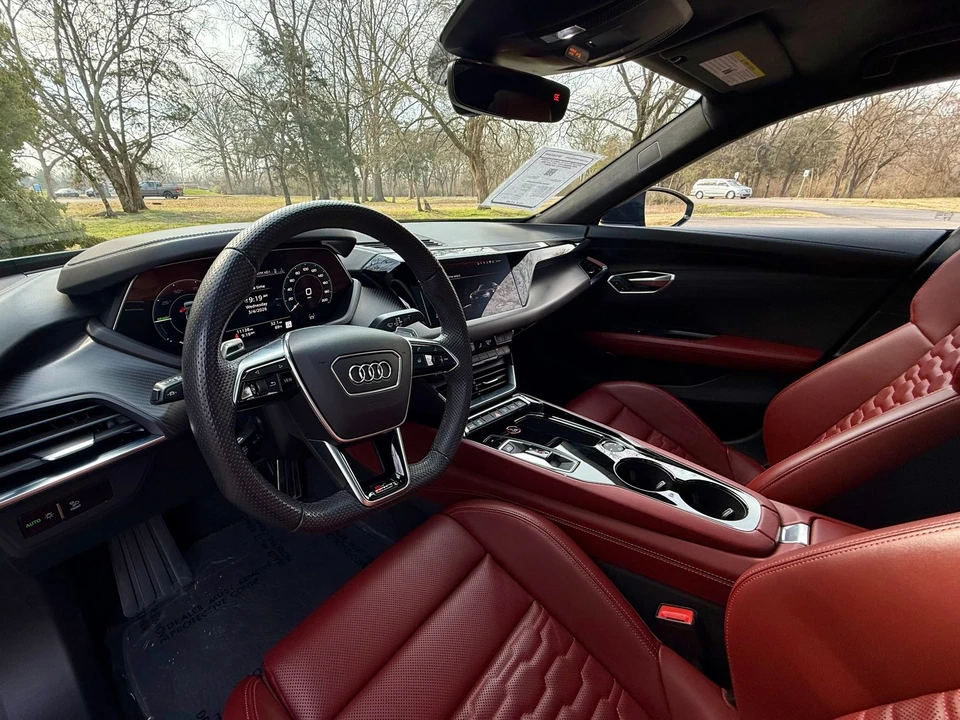 2024 Audi e-tron GT - Image 8 of 21