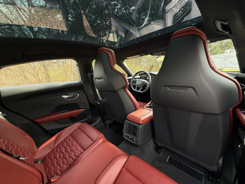 2024 Audi e-tron GT - Image 21 of 21