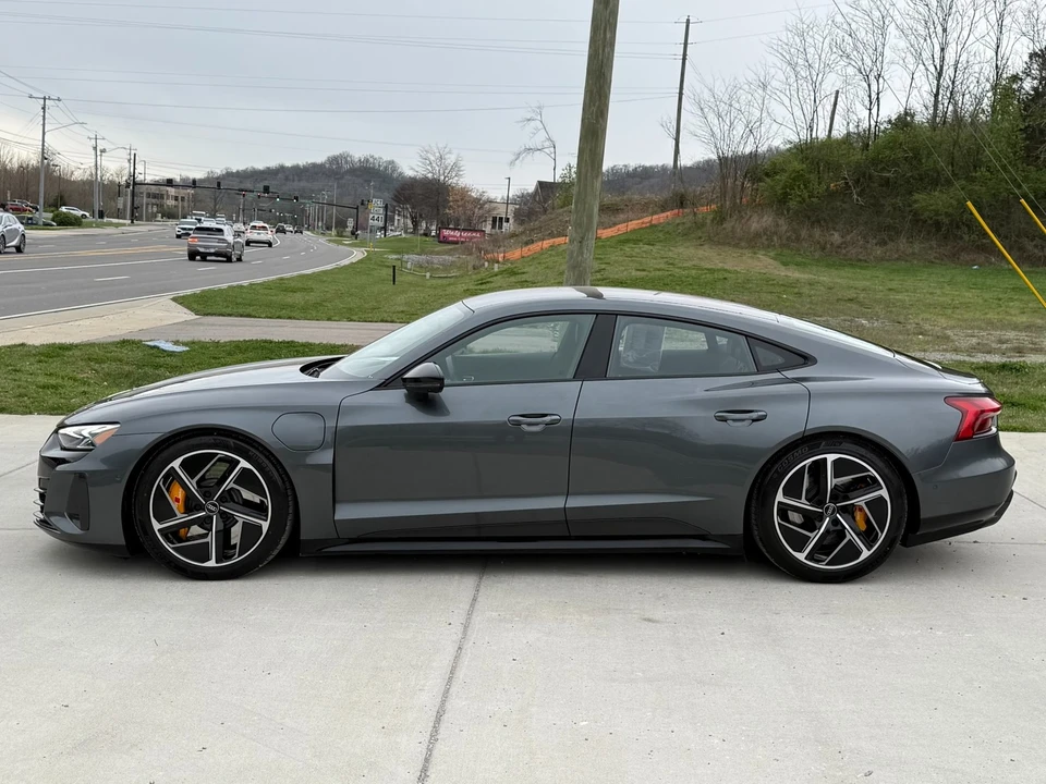 2024 Audi e-tron GT - Image 7 of 21