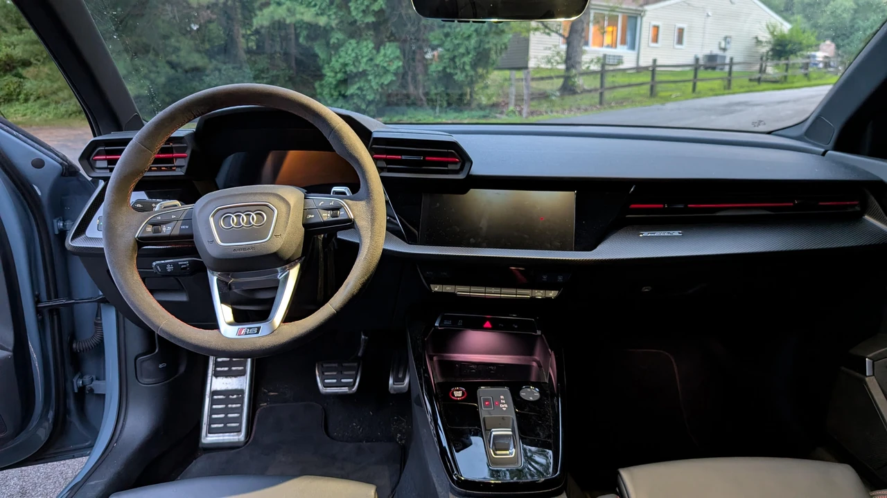 2024 Audi 8Y RS3 - Image 28 of 31