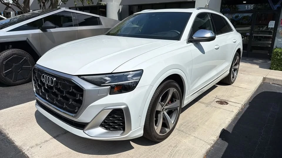 2024 Audi SQ8 - Image 2 of 9