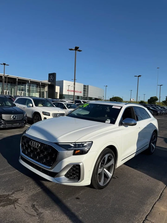 2024 Audi SQ8 - Image 2 of 11
