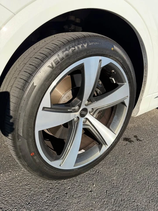 2024 Audi SQ8 - Image 3 of 11