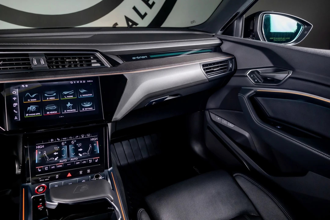 2024 Audi SQ8 e-tron - Image 8 of 12