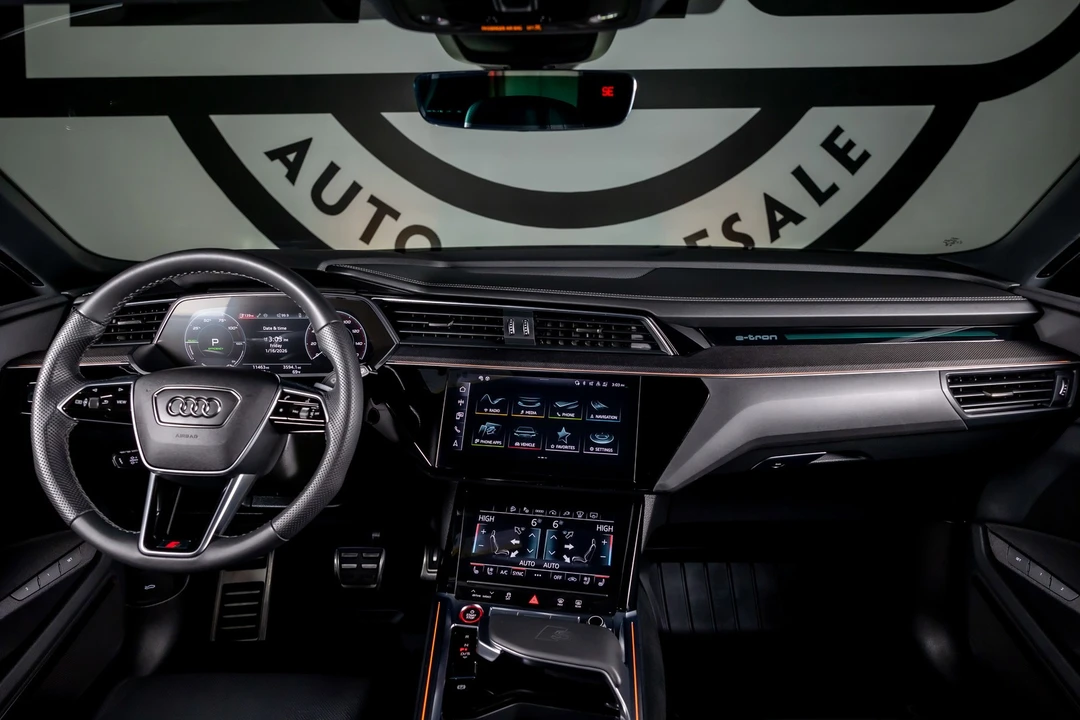 2024 Audi SQ8 e-tron - Image 2 of 21